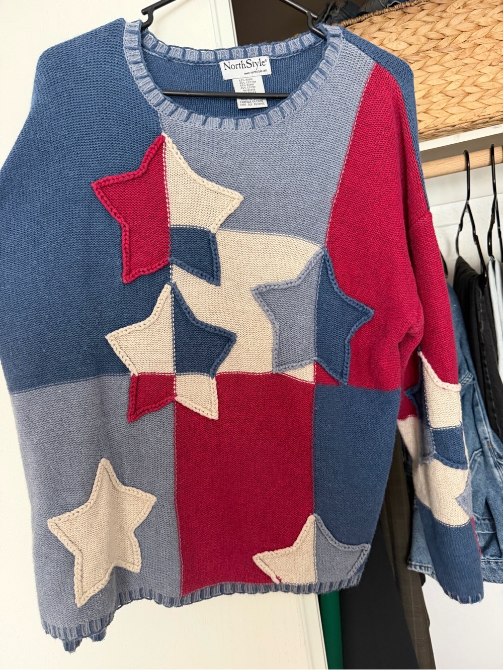 NorthStyle Colorblock Star Patch Crewneck Sweater - Blue, Red, Cream